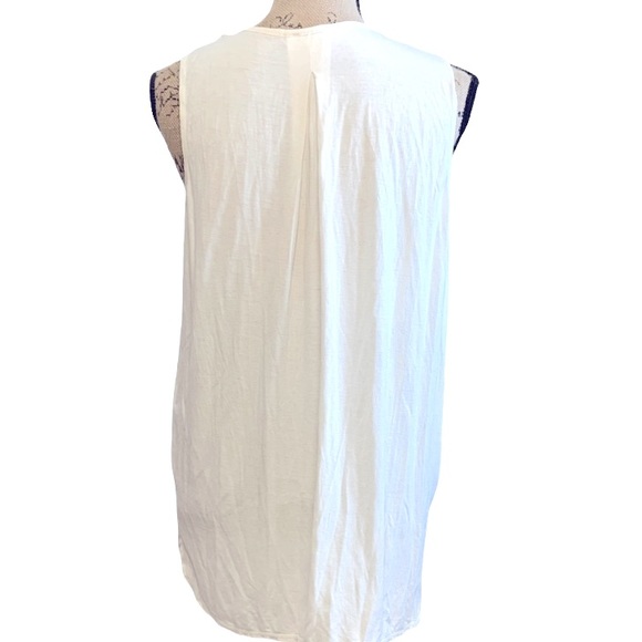 2/$20 Max Studio Women’s White Lace-Up Front Sleeveless Tunic Top - Picture 4 of 8